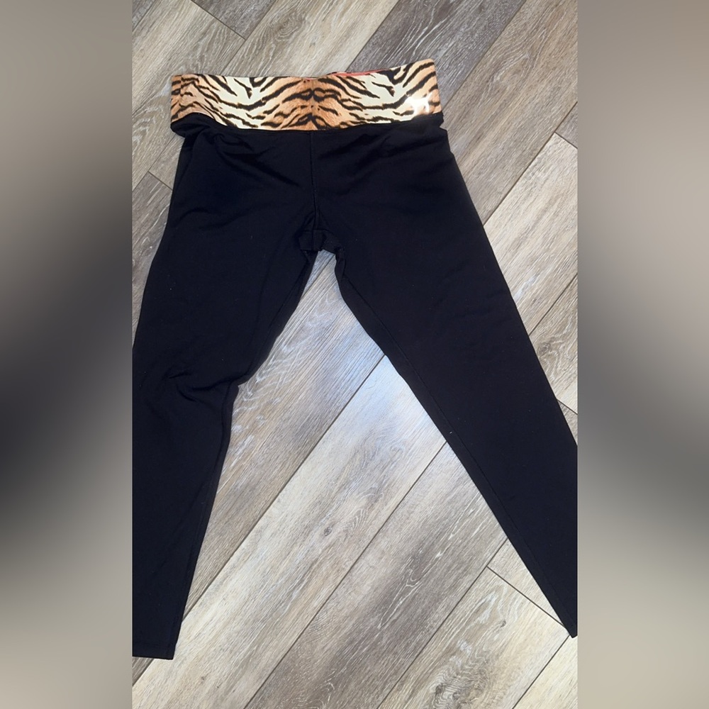 PINK Victoria’s Secret Y2K vintage yoga pants with Tiger Print Waistband